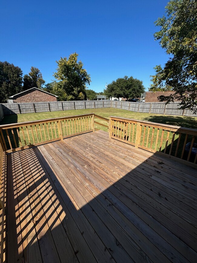 Building Photo - 1207 Cherry Ln