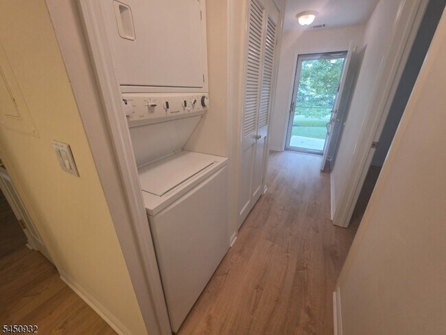 Building Photo - 87 Junco Ct