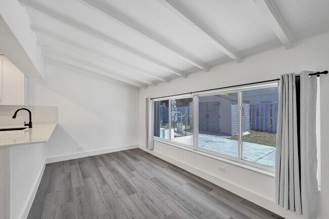Building Photo - 1738 NE 52nd St