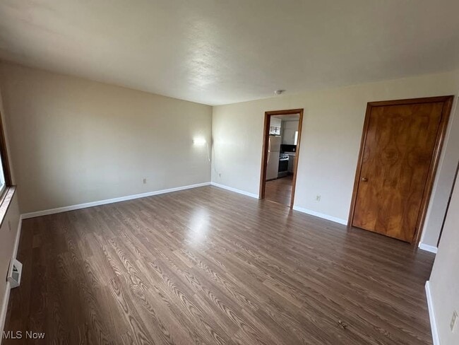 Building Photo - 1612 Maple Dr