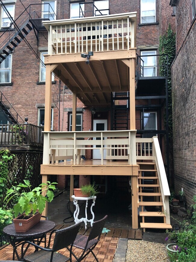 Deck - 206 Lancaster St
