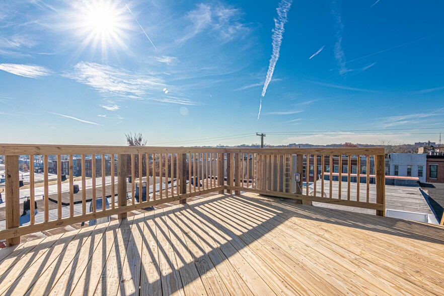 Incredible roof deck, with gorgeous views! - 3509 Chestnut Ave