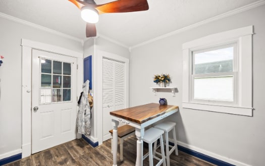 Building Photo - 2105 Bradley Ave