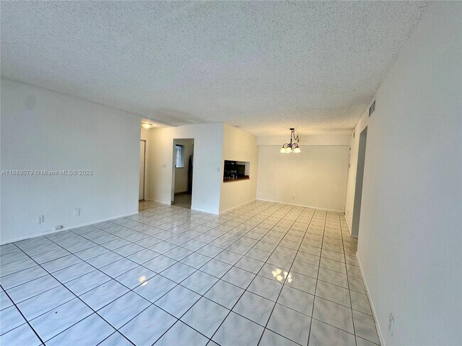 Building Photo - 110 Gardens Dr