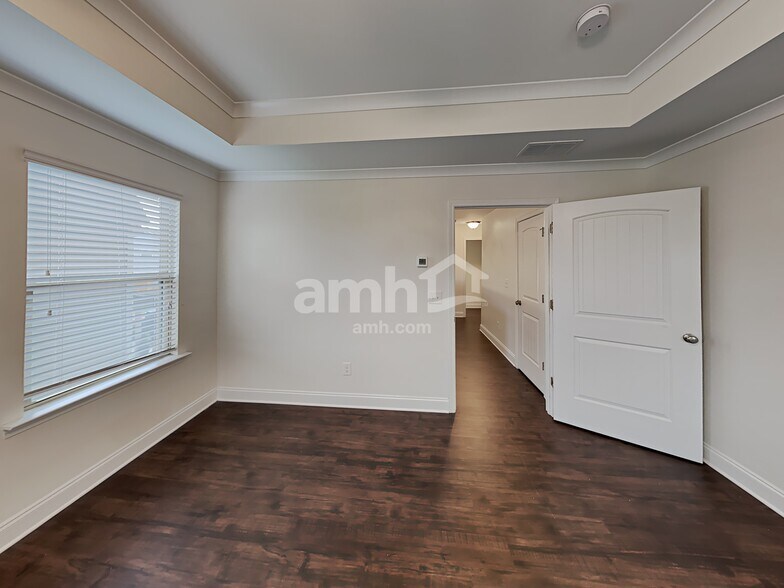 Building Photo - 1712 Weatherbrook Cir