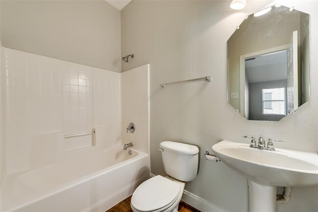Building Photo - 10733 Vista Heights Blvd