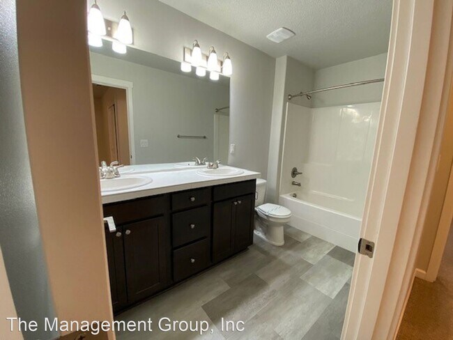 Building Photo - 3 br, 2.5 bath House - 5613 NE 58th Way