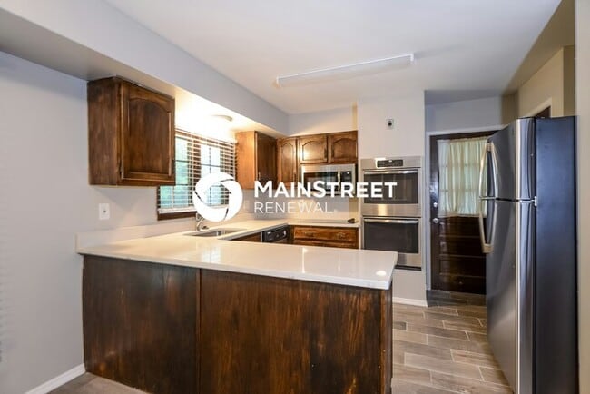 Building Photo - 4 Bedroom Pet-Friendly Home in Florissant,...