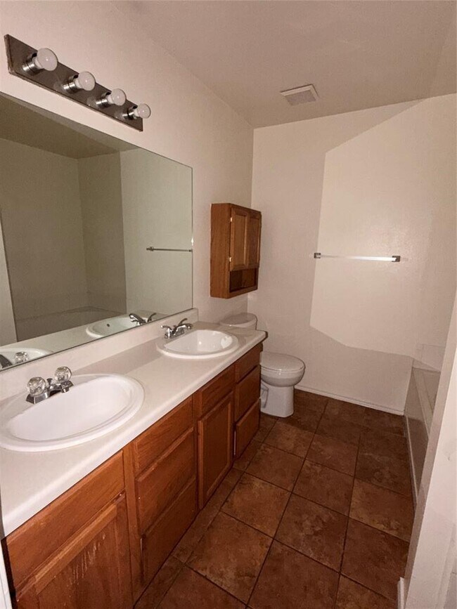 Building Photo - 931 Brandi Cir