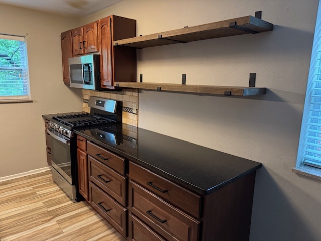 Extensive counterspace - 520 Mariedale Dr