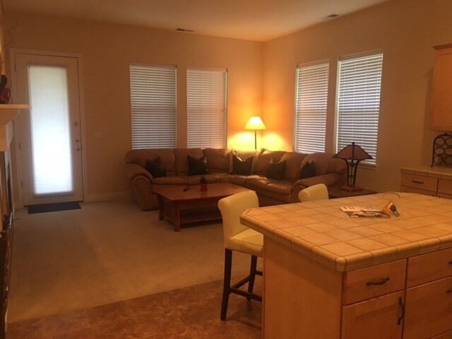 Building Photo - Fully Furnished Home