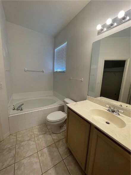 Building Photo - 865 10th Dr