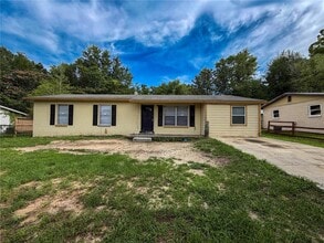 Building Photo - 13625 NW 141 Pl