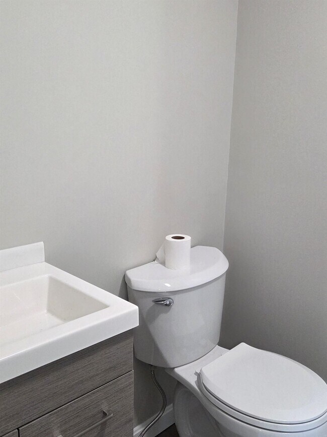 Building Photo - 16 Preston St