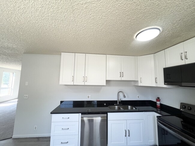 Building Photo - 1265 Crandall Ave S