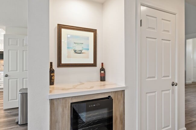 Building Photo - Newly Renovated and Furnished Ocean View Home!