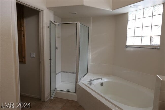 Building Photo - 6665 Golden Pond Cir