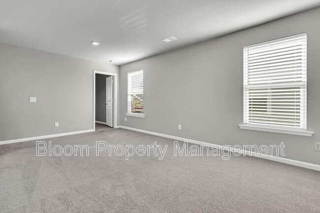 Building Photo - 640 Chigwell Springs Ln