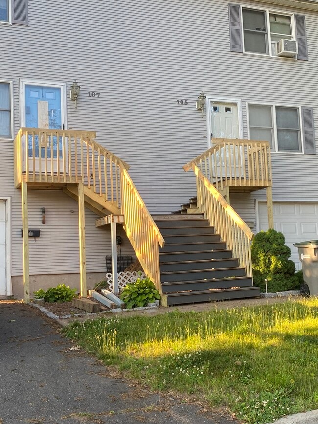 Building Photo - 105 West St