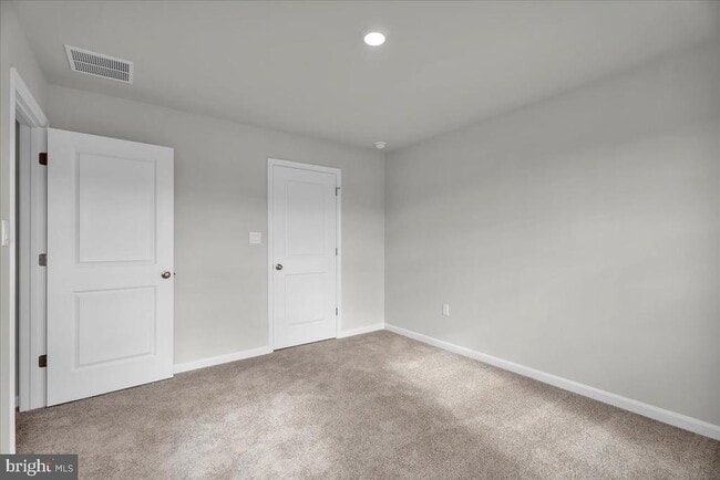 Building Photo - 220 Sandy Rdg Rd