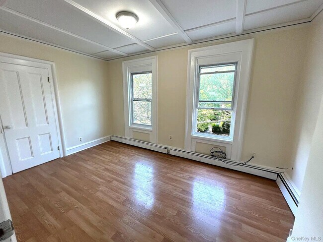 Building Photo - 9 Grand St