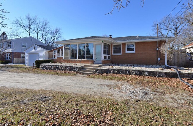 Building Photo - 3842 Meachem Rd