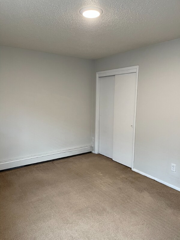 Building Photo - 515 E Burlington St