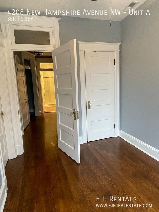 Building Photo - 4208 New Hampshire Ave NW