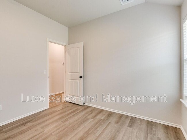 Building Photo - 10539 Lawson Pl Rd