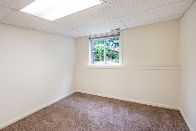 Building Photo - 1147 Veto St NW