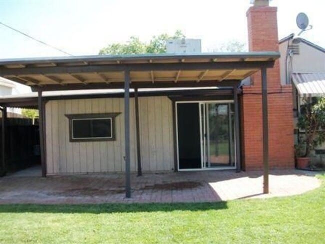 Building Photo - CUTE HOME IN EAST SACRAMENTO!!