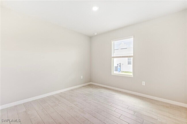 Building Photo - 2605 33rd St W