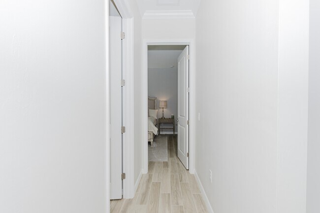 Building Photo - 6023 Diamonte Pl