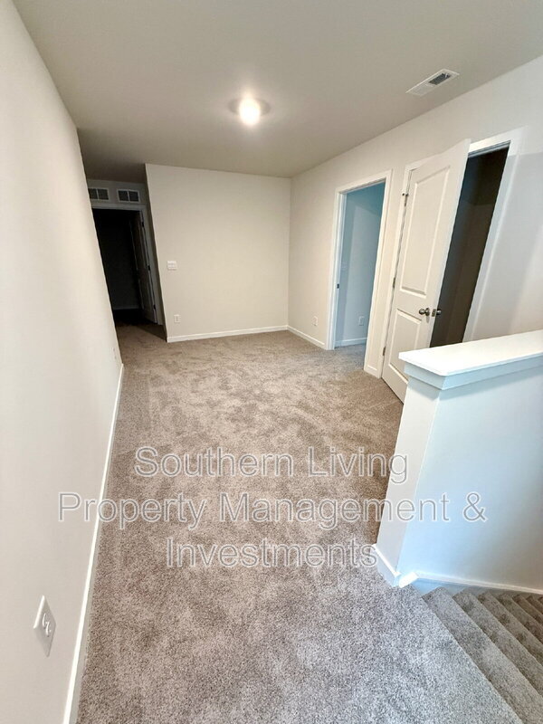 Building Photo - 12027 Zazu Wy