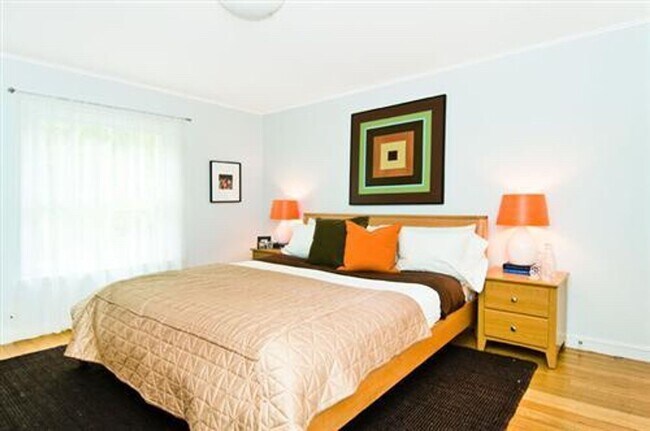 Building Photo - Ashbury Heights: Bright, Remodeled & Unfur...