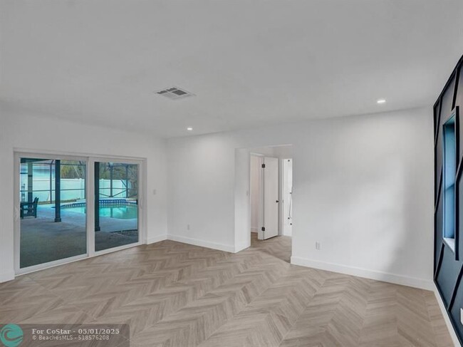 Building Photo - 11801 S Island Rd