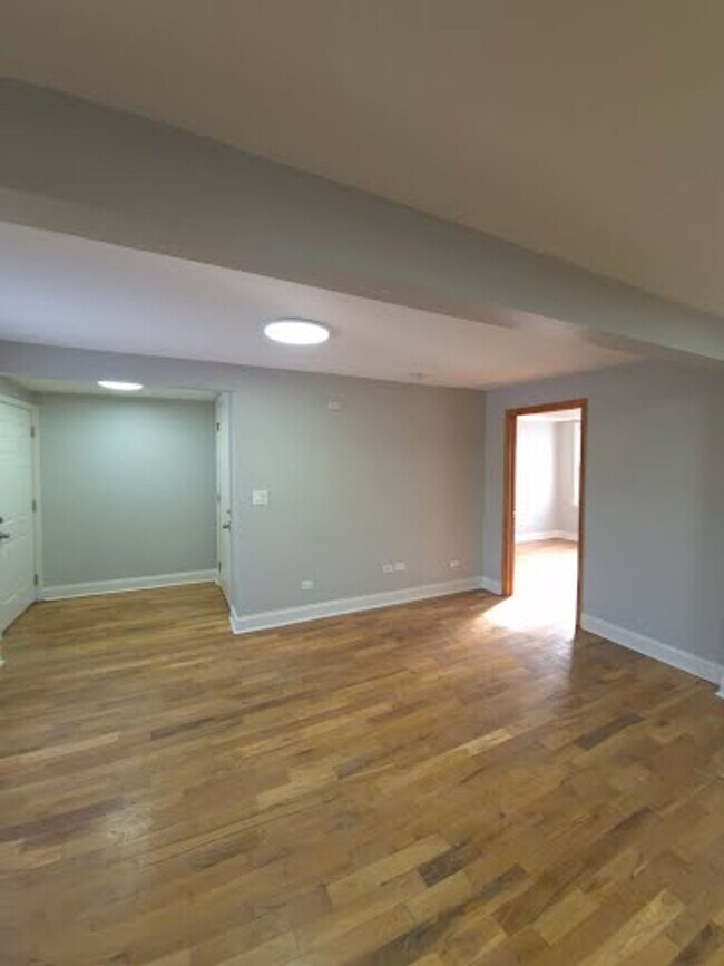 Building Photo - 4152-4156 W Lake St