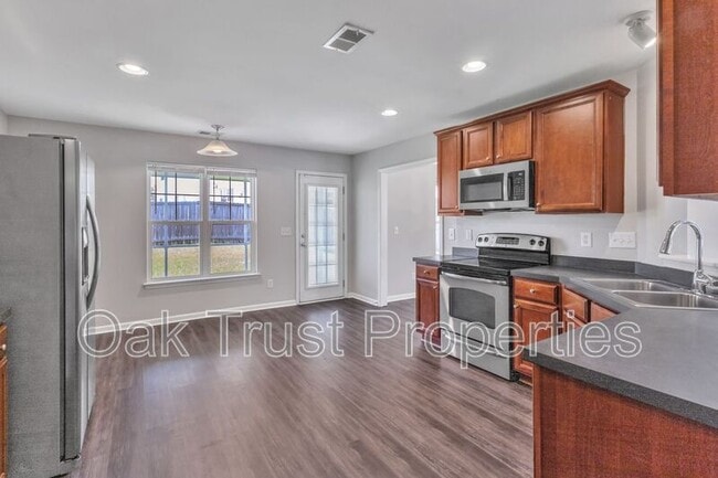 Building Photo - 438 Green Park Ln