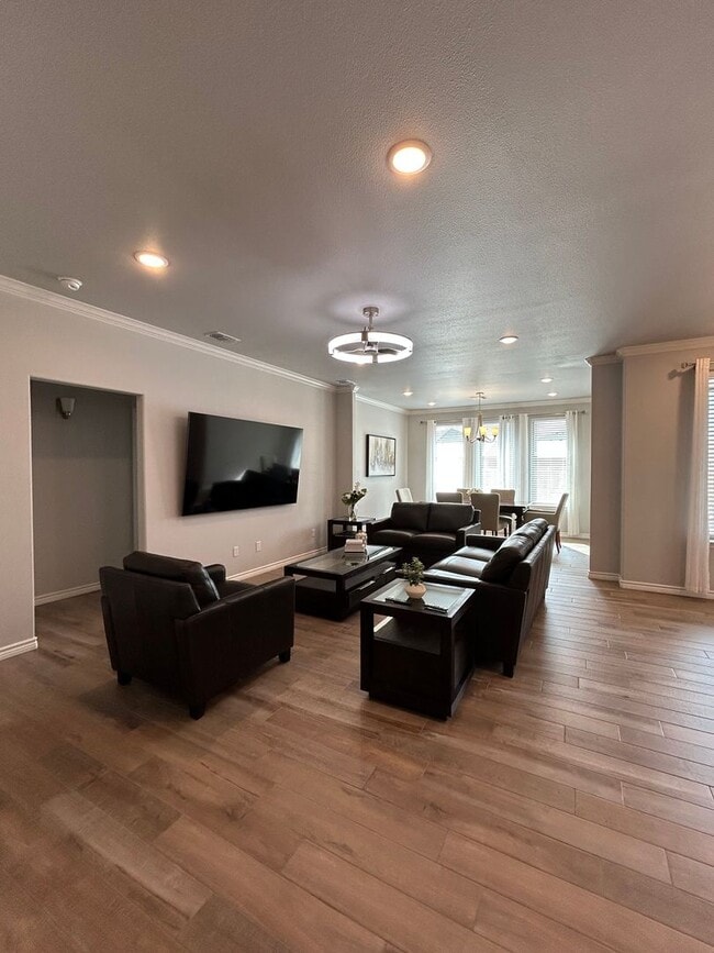 Building Photo - 2032 Twin Falls Dr