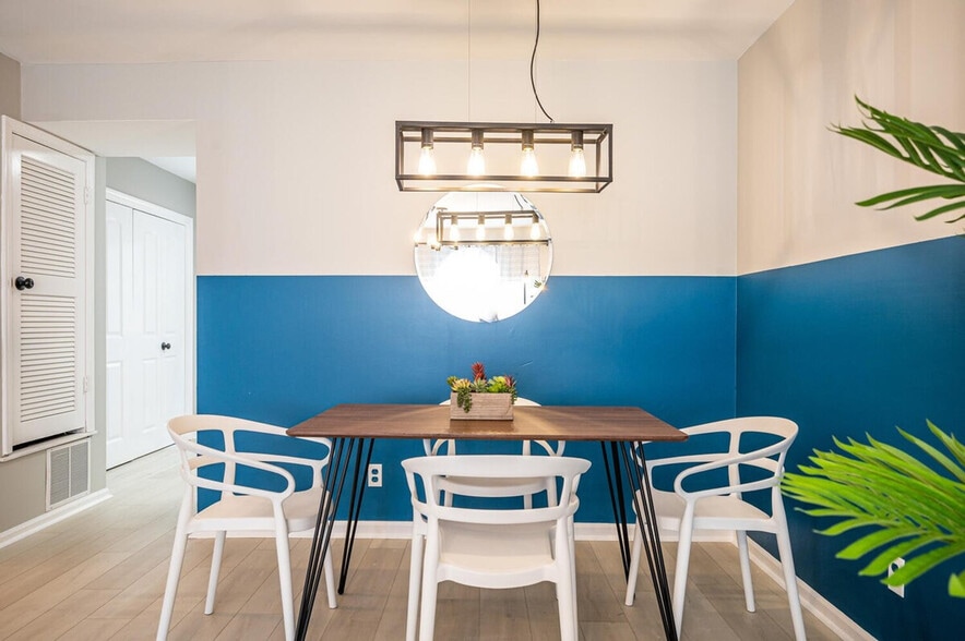 Building Photo - 1267 Sweet Pine Dr