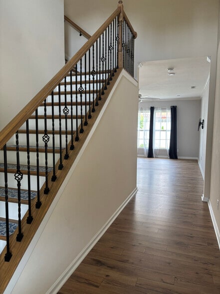 Building Photo - 2021 Auburn Leaf Ct