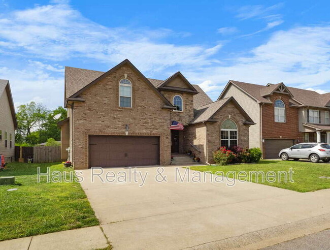 Building Photo - 752 Cavalier Dr