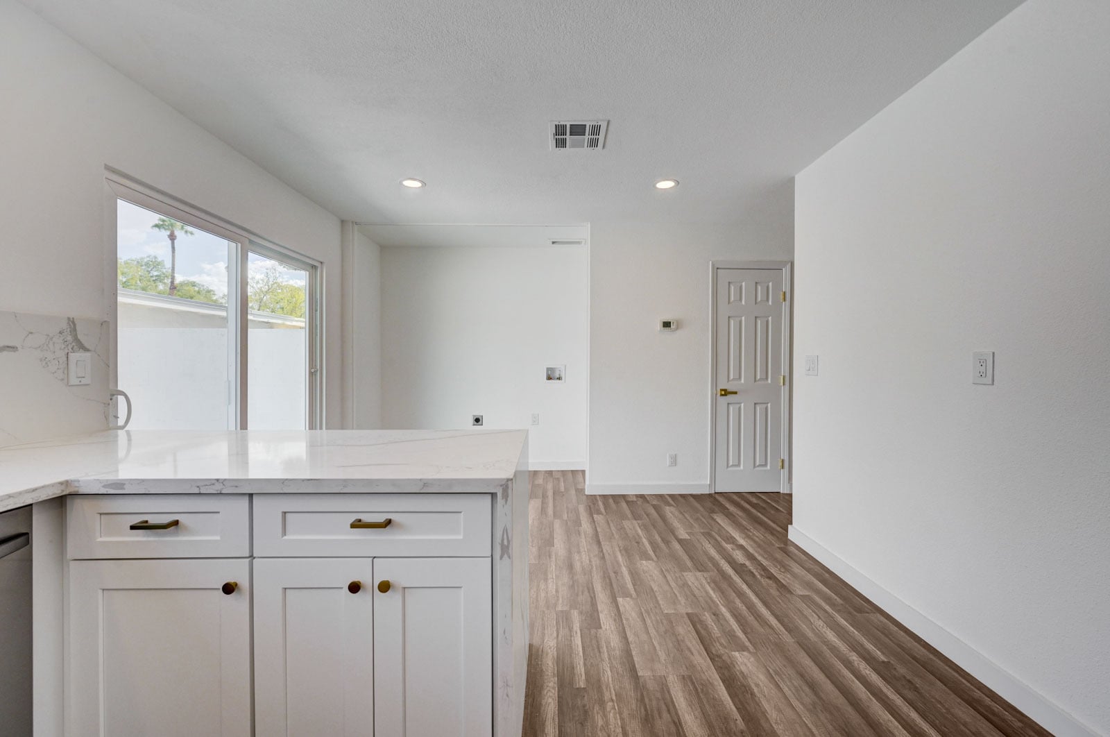 Building Photo - 571 Greenbriar Townhouse Way