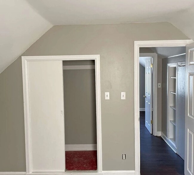 Primary Photo - Cozy 4 bedroom, 1 bathroom Cape cod.