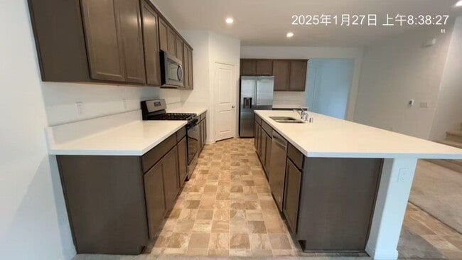 Primary Photo - Elegant 5-Bedroom Retreat with Modern Upgr...