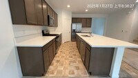 Building Photo - Elegant 5-Bedroom Retreat with Modern Upgr...