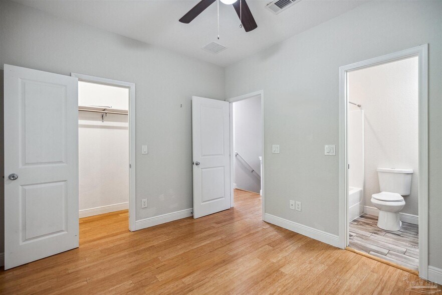 Building Photo - 912 N 8th Ave