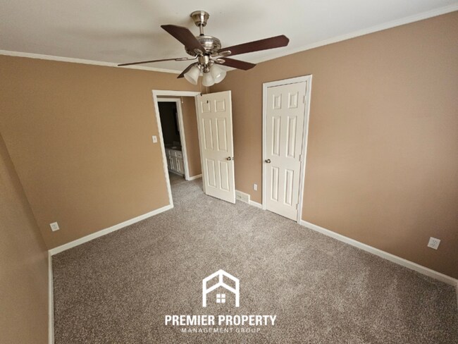 Building Photo - 2116 Rolling Valley Dr