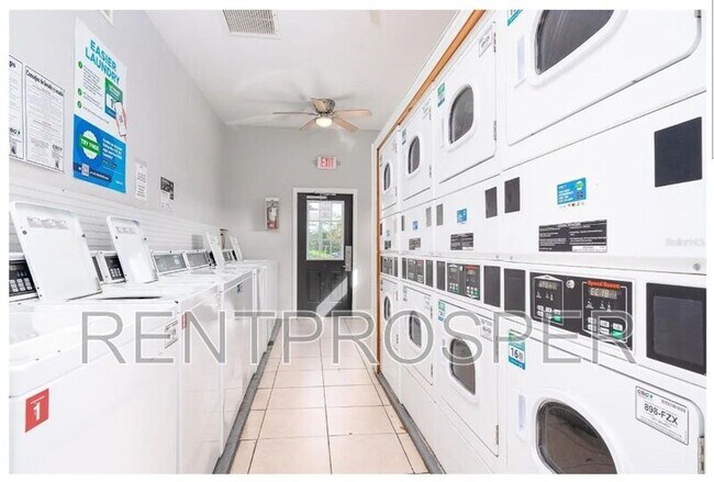 Building Photo - 5317 Curry Ford Rd