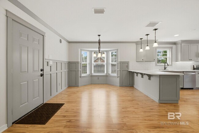 Building Photo - 108 Cherry Cir